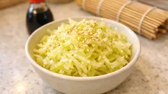 塩もみして和えるだけ。さっぱり「レモンキャベツ」で肉料理の箸休め