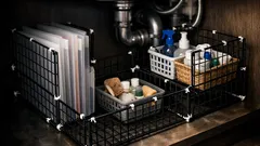 100均ワイヤーネットでシンク下収納を5分DIY、あと数cmの隙間が棚に変わる