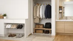 つっぱり棒1本で片付く！洗面台下・クローゼット・下駄箱の収納アイデア3選